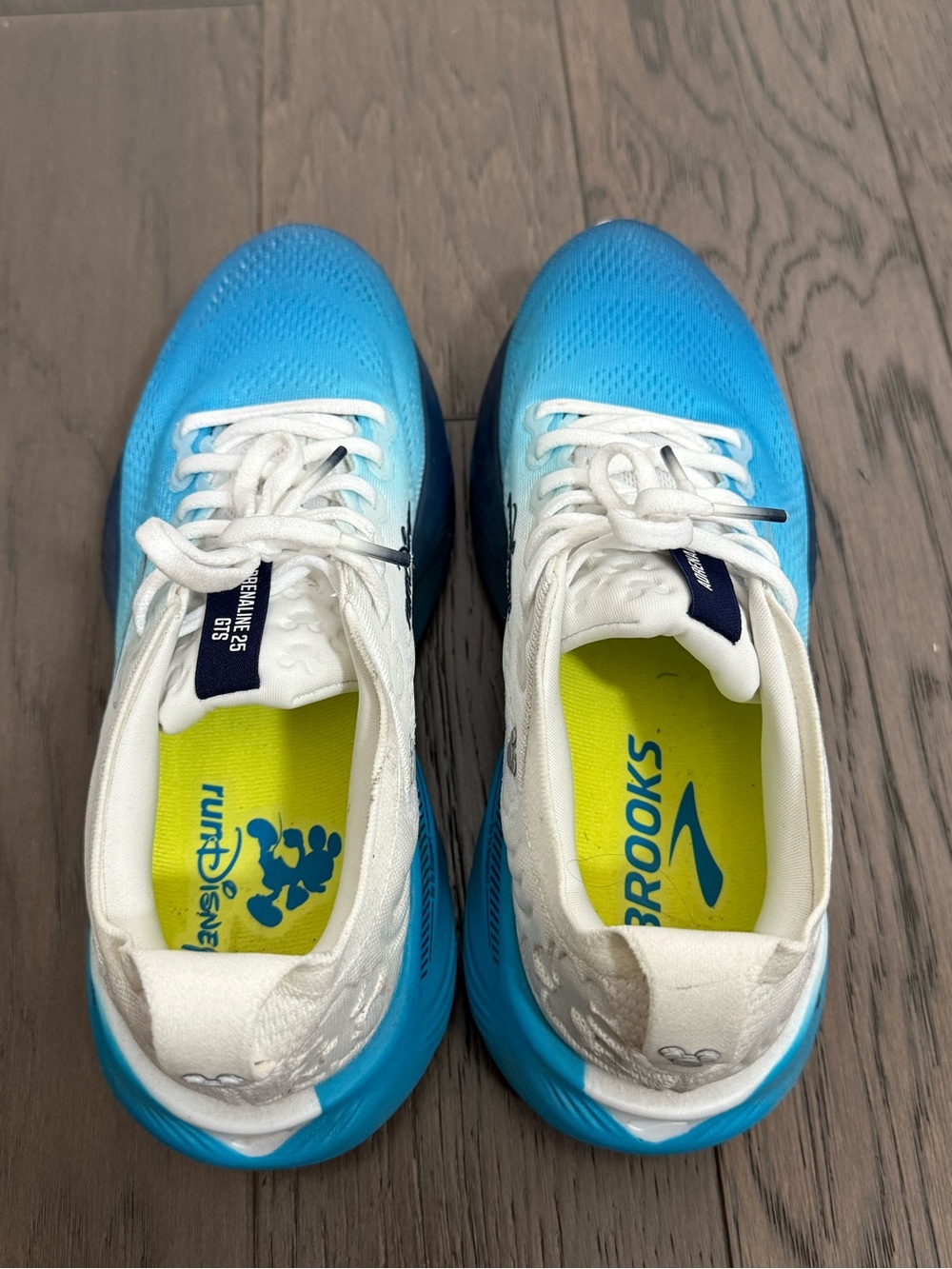 runDisney Brooks Men's Blue White Gradient Athletic Running Shoes Adrenaline 25 - Picture 4 of 8